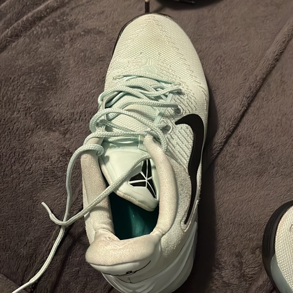 Kobe AD - Picture 3 of 6